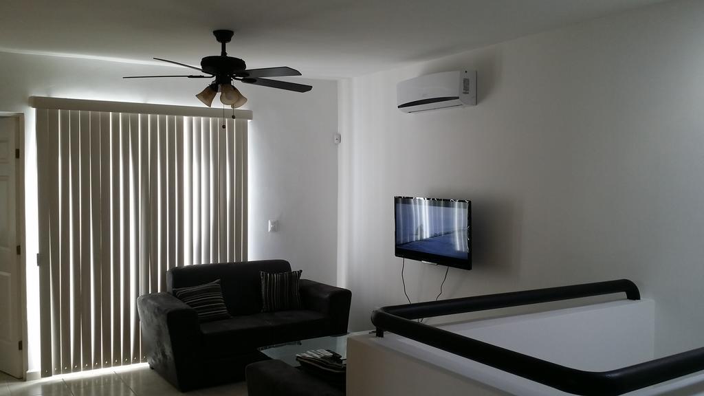 Monterrey Mexico Suites Екстер'єр фото