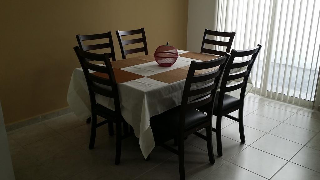 Monterrey Mexico Suites Екстер'єр фото